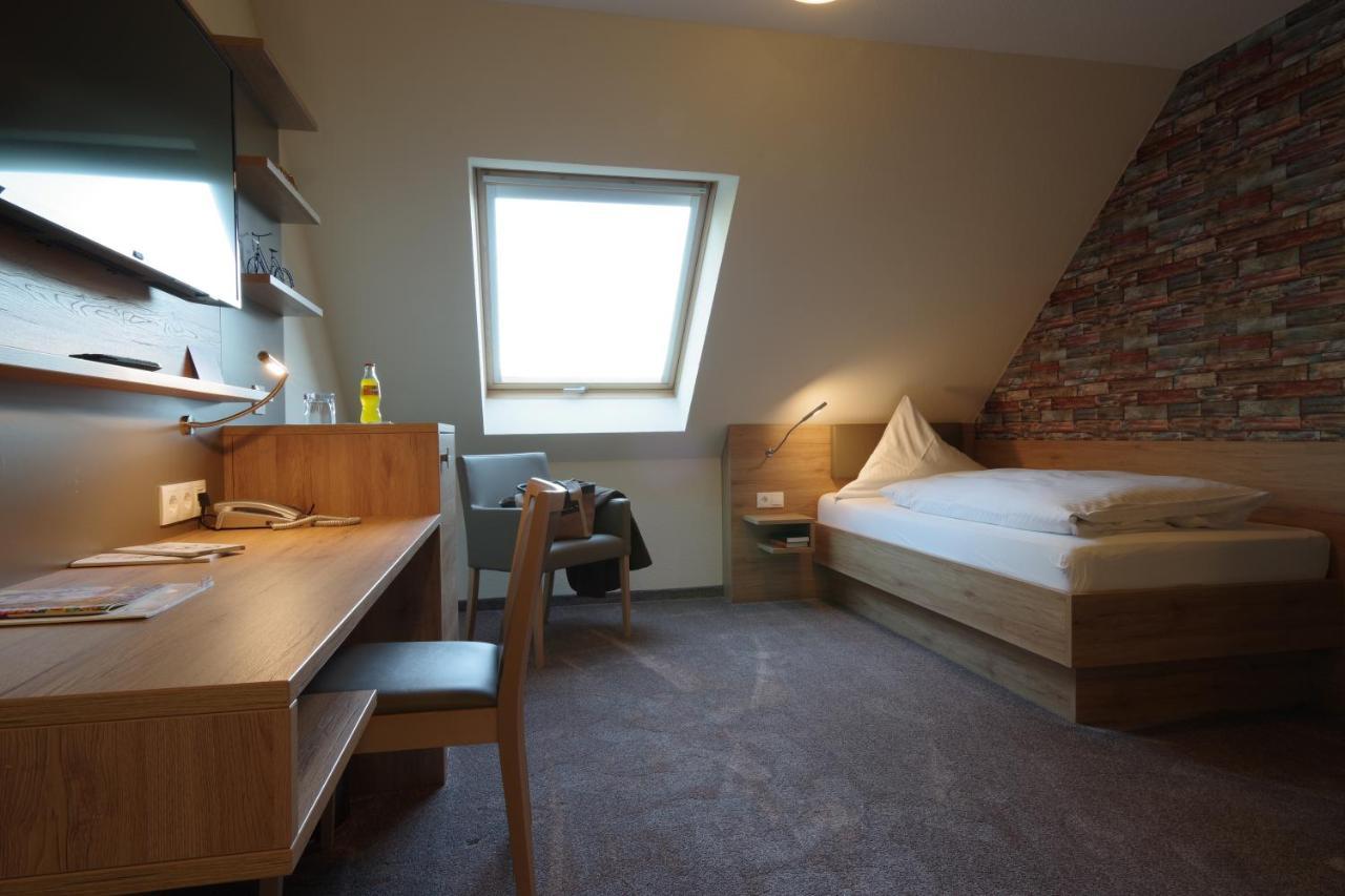 Land-Gut-Hotel Raeuber Lippoldskrug آلفلد المظهر الخارجي الصورة