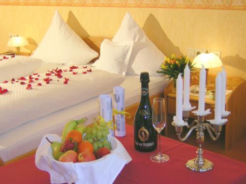 Land-Gut-Hotel Raeuber Lippoldskrug آلفلد المظهر الخارجي الصورة