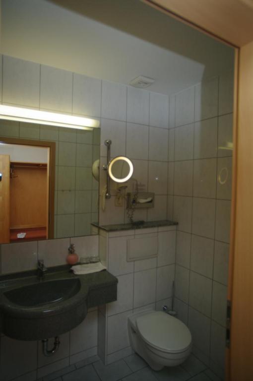 Land-Gut-Hotel Raeuber Lippoldskrug آلفلد المظهر الخارجي الصورة